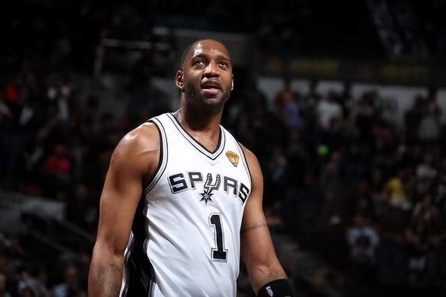 郭艾伦:真想留在辽宁 因为跟球迷说过等我回来