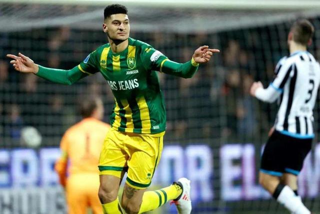 2026十堰马拉松鸣枪开跑 上万跑者领略“山水车城”